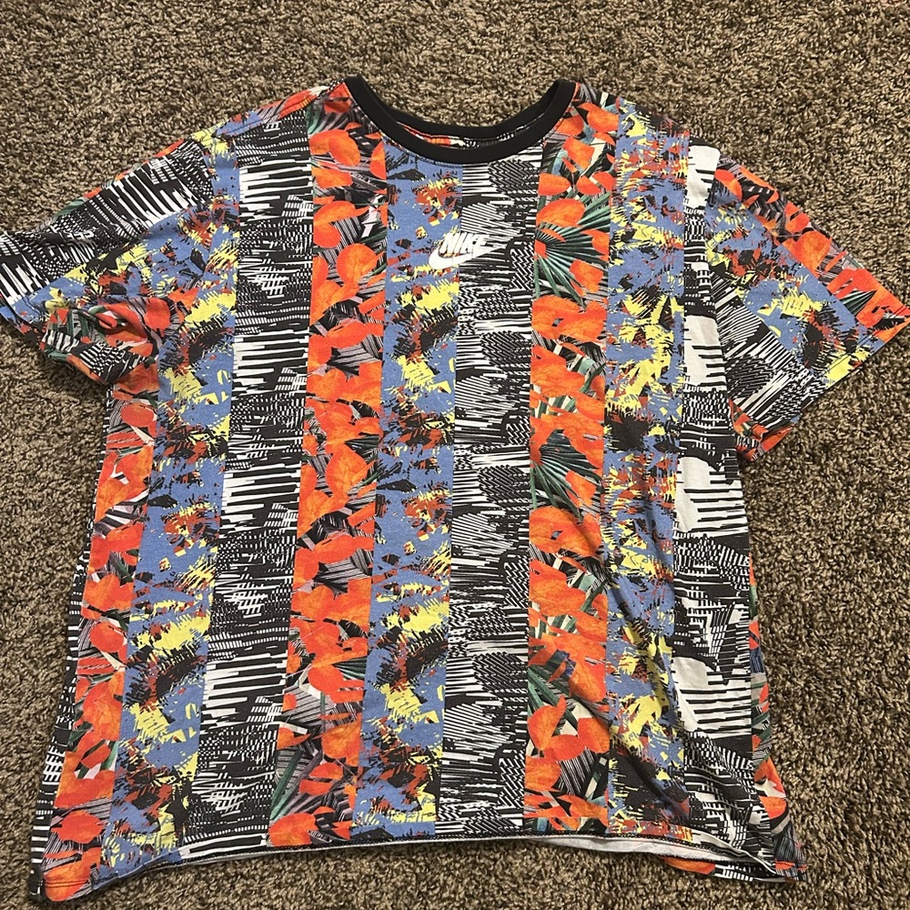 Nike Grapic T-Shirt